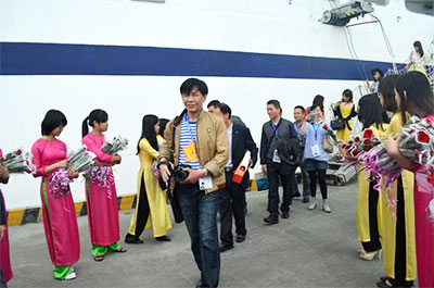 Luxury cruise liner brings 600 tourists to Da Nang
