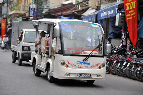 HCM City gets electric buses