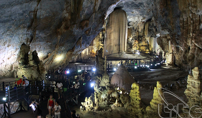 Khám phá hang động khô dài nhất châu Á