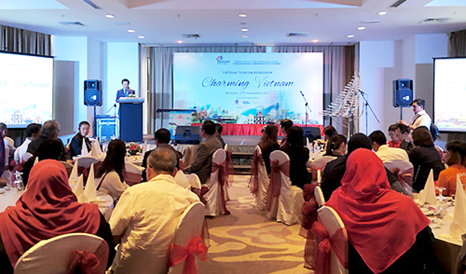 VNAT organizes Viet Nam tourism roadshow in Southeast Asia