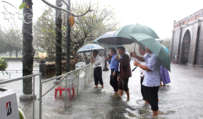 Nhiều điểm du lịch tại Huế bị ảnh hưởng bởi mưa bão