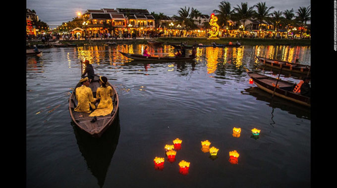 CNN names Hoi An floating lanterns among best travel photos