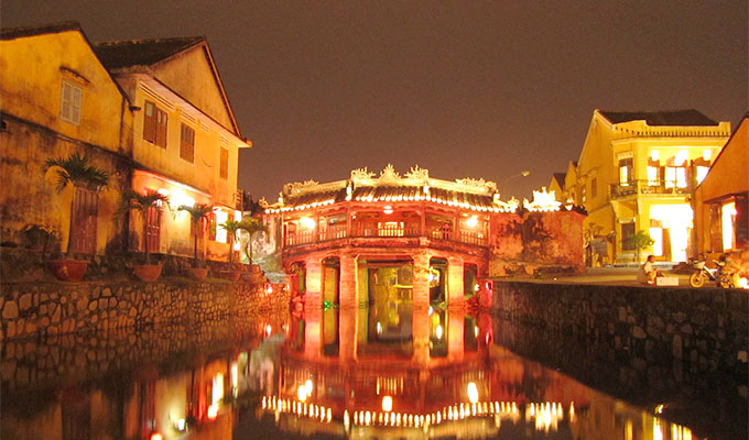 Hoi An ancient town welcomes the New Year