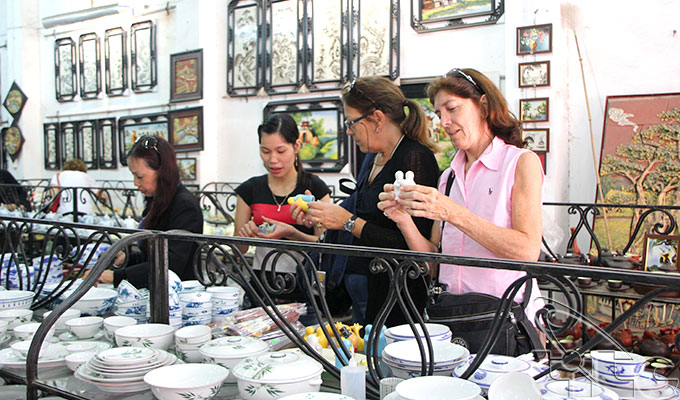 Travel tours, craft villages paired to promote Vietnamese goods