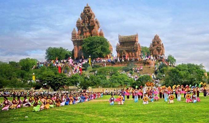 Ninh Thuận tăng cường các hoạt động dịp Tết Nguyên đán Kỷ Hợi thu hút khách du lịch