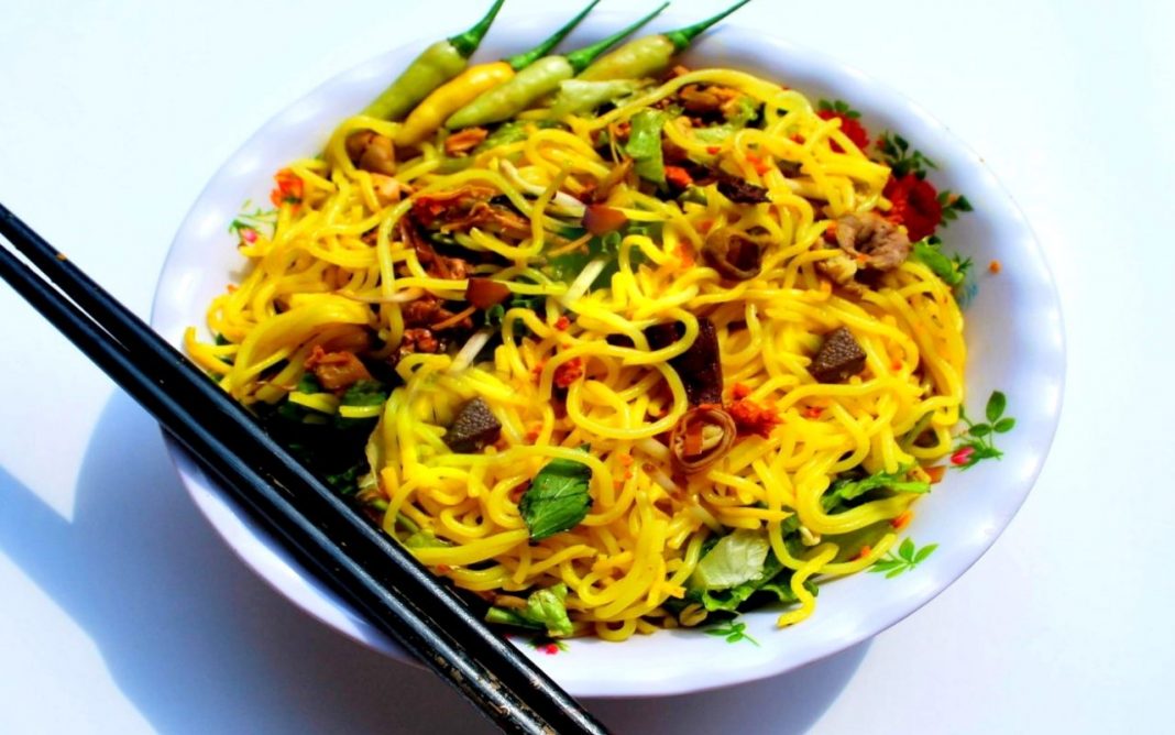 Quang Nam - style turmeric rice vermicelli: invoking delicious memories