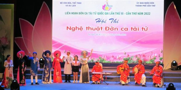 Contest honours cultural value of “Don ca tai tu”