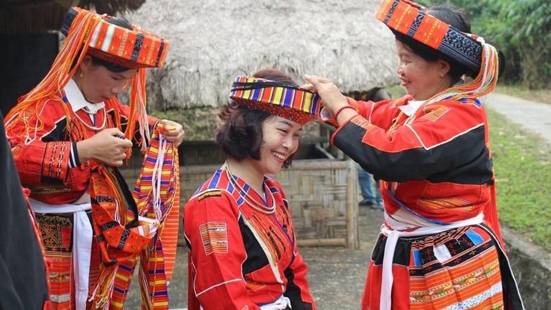Festival introduces traditional costumes of ethnic minorities in northern region