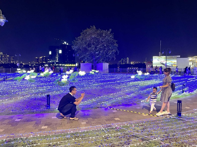 TP. HCM: Khoảng 500 nghìn đèn LED thắp sáng Công viên Bến Bạch Đằng