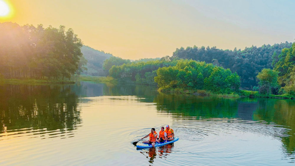 Thai Nguyen: Ghenh Che lake recognized as a community tourism site