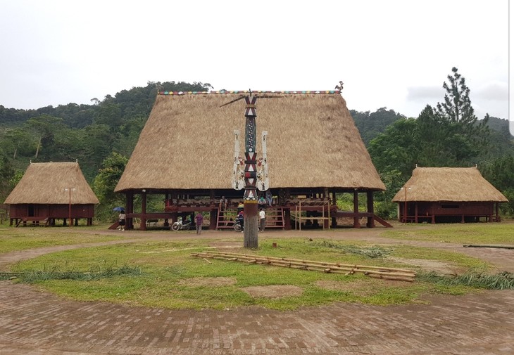 Guol House, a cultural symbol of the Co Tu