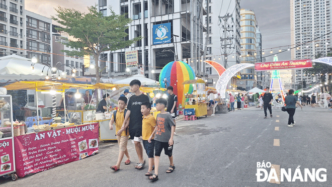An Thuong pedestrian street and night market: New tourism product for Da Nang