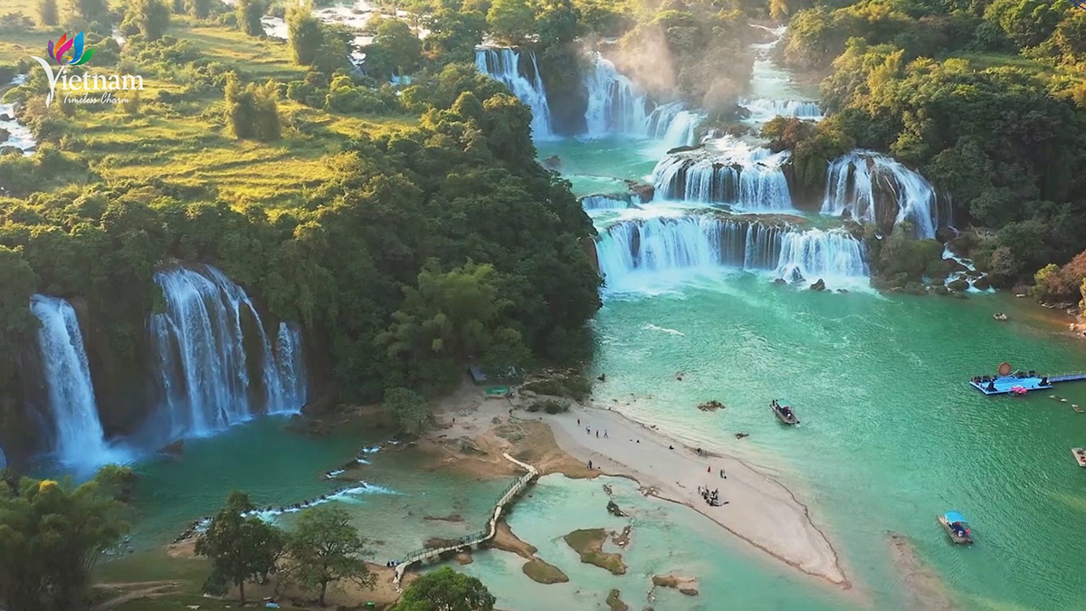 Visiting the landscape area of Ban Gioc – Detian waterfalls to be piloted from 15th September 2023
