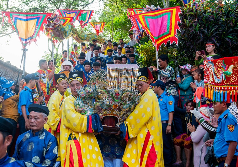 Tourists are not charged to attend the Lady Temple Festival of Mount Sam in An Giang