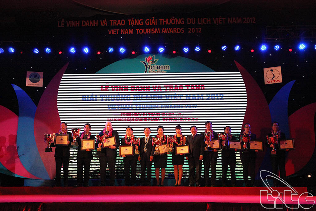The honor ceremony of Viet Nam Tourism Awards 2012