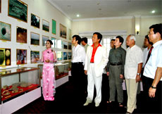 Exhibition links Thang Long, Ha Long together 