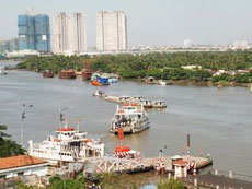 Tour operators promote river tours in Saigon