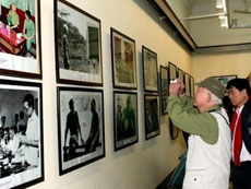 Images of General Vo Nguyen Giap on display