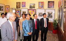 Exhibition highlights Vietnam-Laos traditional relations 