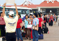 Vietnam attracts Thai visitors by land 