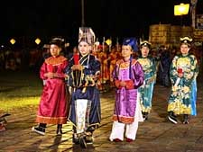 Traditional Hue ritual, trade fair draw festival visitors 