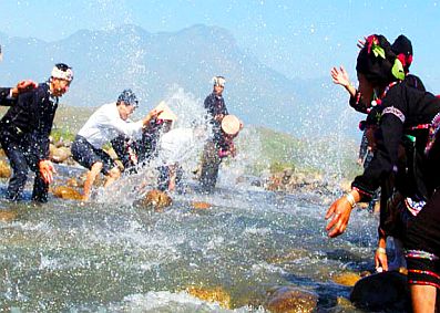 Water festival - a unique culture feature in Na Luong 
