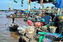 Marché flottant, une spécialité culturelle du delta du Mékong