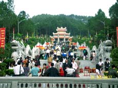 A Thua Thiên-Huê, vacances solidaires et participatives