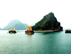 Quảng Ninh: Khách du lịch nội địa tăng đột biến