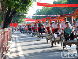Gần 1 triệu khách quốc tế đến Hà Nội trong 6 tháng đầu năm 2011