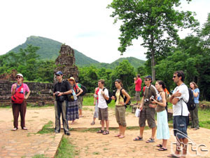 Đào tạo hướng dẫn viên cho các di sản tại Việt Nam  