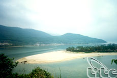 Thừa Thiên-Huế khai thác tiềm năng du lịch biển