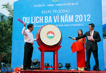 Hà Nội khai trương mùa du lịch Ba Vì năm 2012