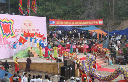 Lễ hội Núi Voi tạo điểm nhấn trong Năm Du lịch quốc gia 2013