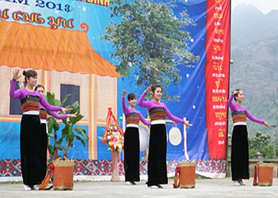 Lễ hội Xên Mường huyện Mai Châu năm 2013