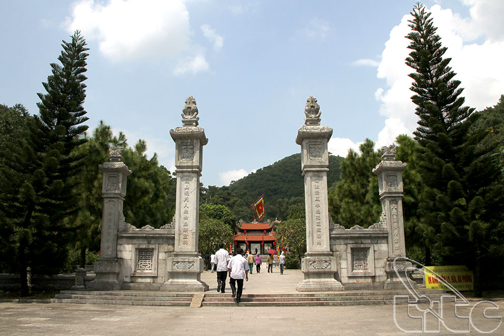Đền Nguyễn Trãi