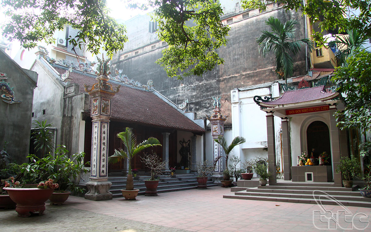 When Hoa Lo Prison was built by the French, the pagoda was moved to The Giao village